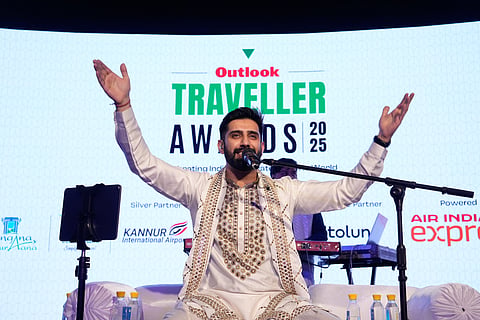 Harsh Arora, one of North India’s most celebrated and versatile performers, is known for his soulful blend of Sufi, Bollywood, and Punjabi music