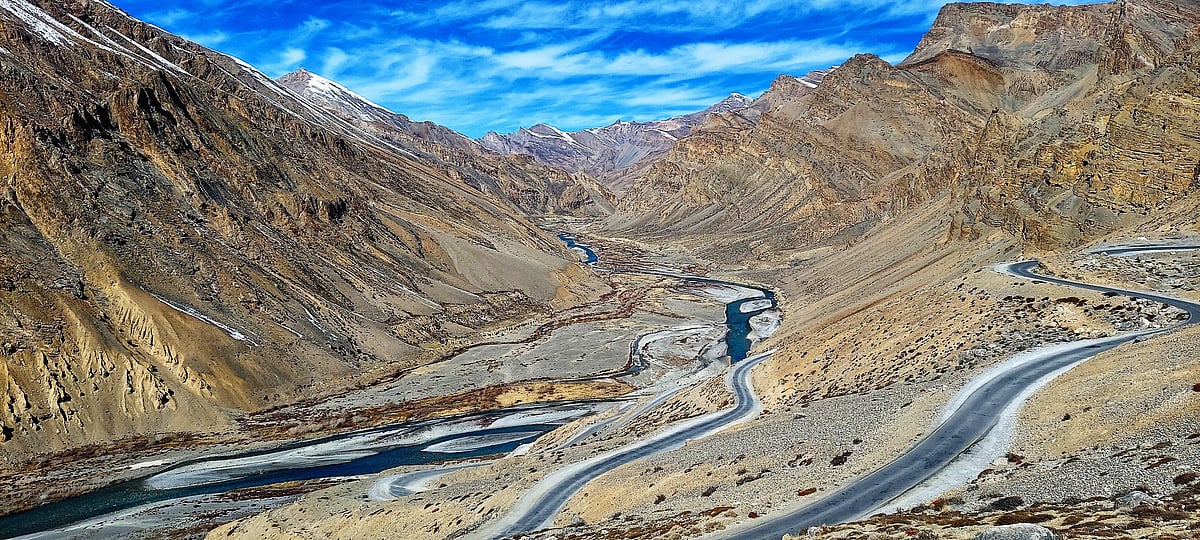 The mighty view of Tsarap River from Gata Loops