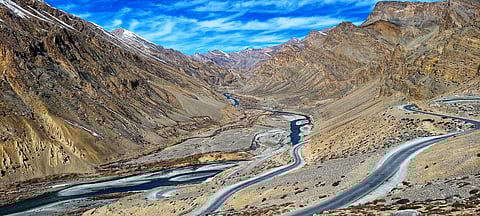 The mighty view of Tsarap River from Gata Loops