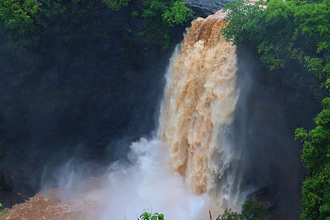 A closeup view of the Dabhosa Waterfalls