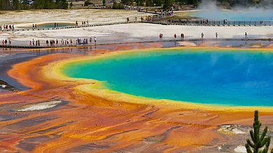 James Lee/Unsplash : Grand Prismatic Spring, Yellowstone National Park, Wyoming, USA