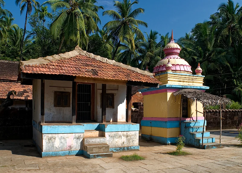 Explore the traditional temples of Kelshi
