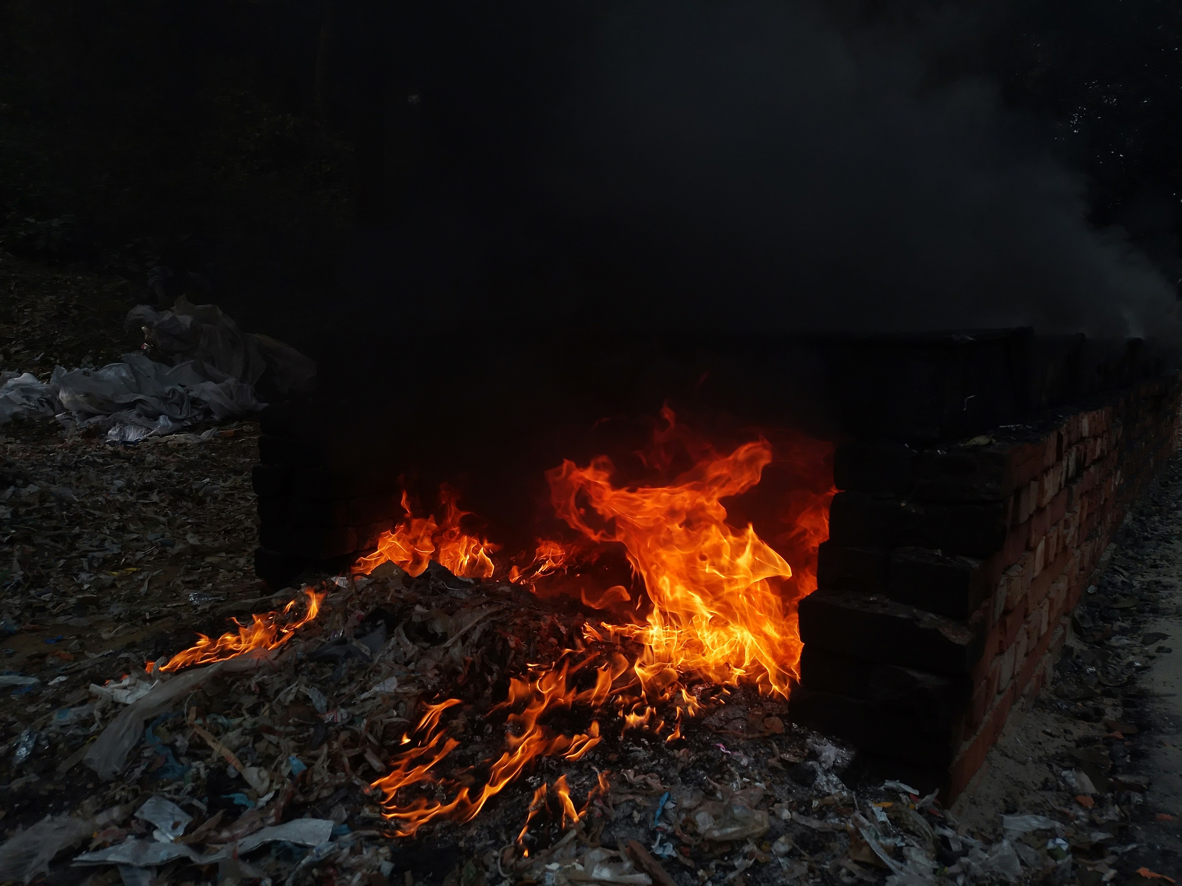 Open burning of waste adds toxic smoke to India’s already hazardous city air