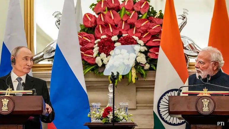 PTI : PM Narendra Modi and Russian President Vladimir Putin address the media in New Delhi
