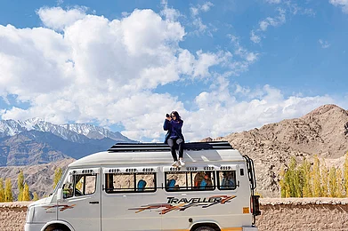 Shutterstock : People embark on drives to end the year on a high note