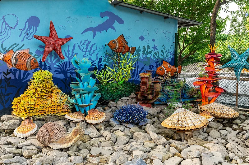 Recycled metal and plastic sculpted into colourful marine life at Noida’s Jungle Trail Park