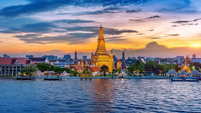 Wat Arun at sunset, Bangkok