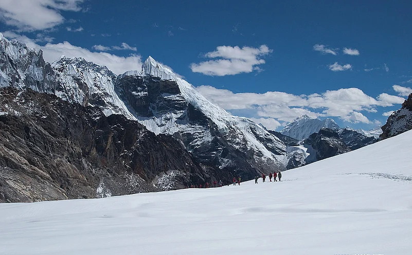 Cho La pass views down to the east, Nepal