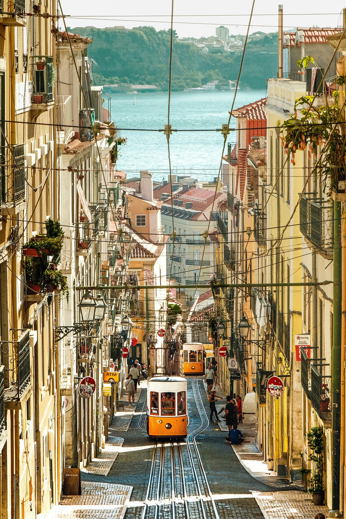 Unsplash : A historical tram in Lisbon, Portugal
