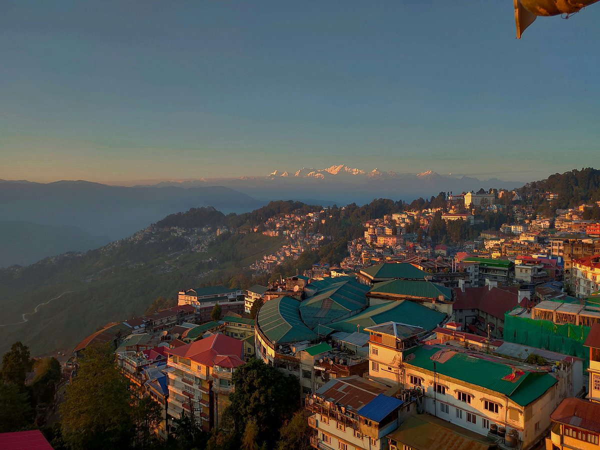 Unsplash : Darjeeling leads year-end travel searches