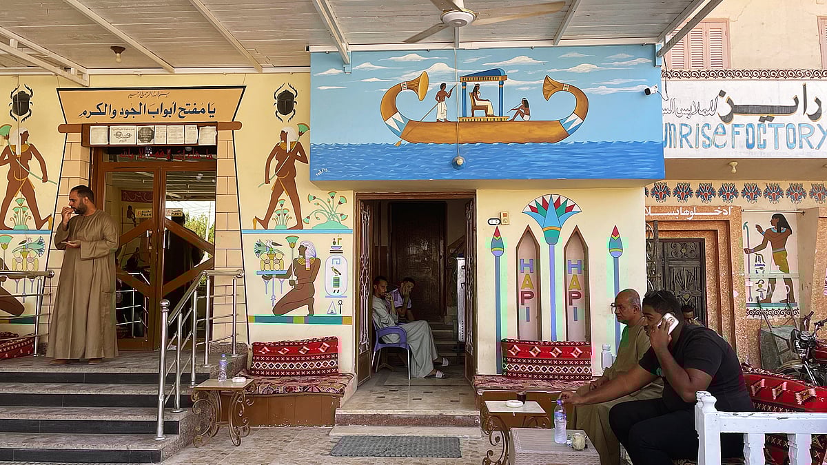 Hapi for Alabaster, a factory where the visitors can observe artisans in action