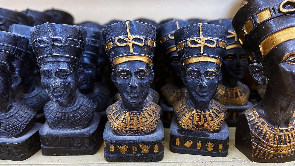 Carved in alabaster, a stone long associated with New Kingdom royal burials in the Valley of the Queens, these Nefertiti figures reflect Egypt’s enduring material legacy