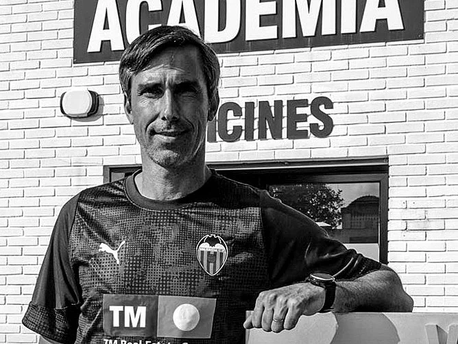 Valencia CF Femenino B coach Fernando Martin