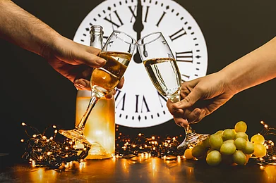 Shutterstock : New Year celebration traditions around the world