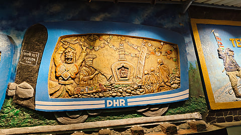 Murals alongside the path that leads to Mall Road, Darjeeling 