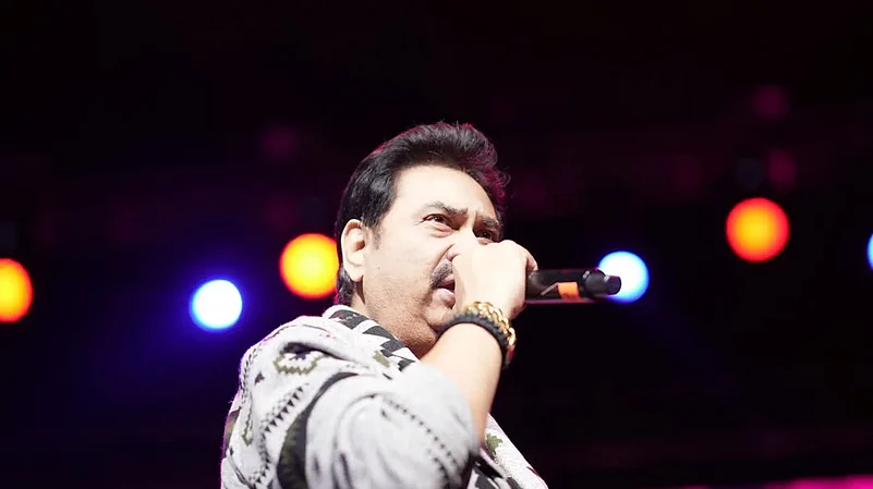 Kumar Sanu live in a concert