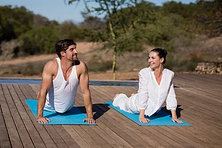 Wavebreak Media LTD : This Valentine’s Day, romance slows down