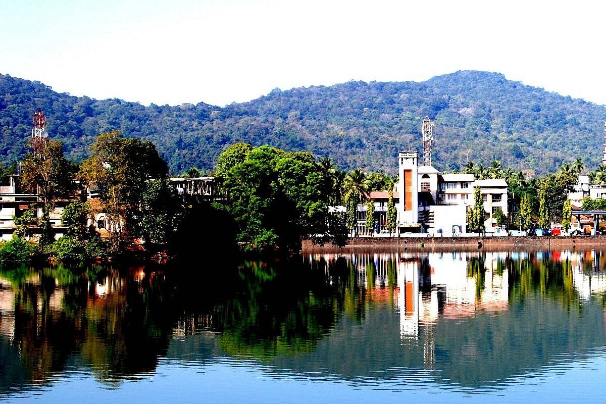 Unsplash : A former royal capital where craft traditions outlasted conquest and still shape everyday life