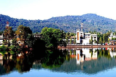 Unsplash : A former royal capital where craft traditions outlasted conquest and still shape everyday life