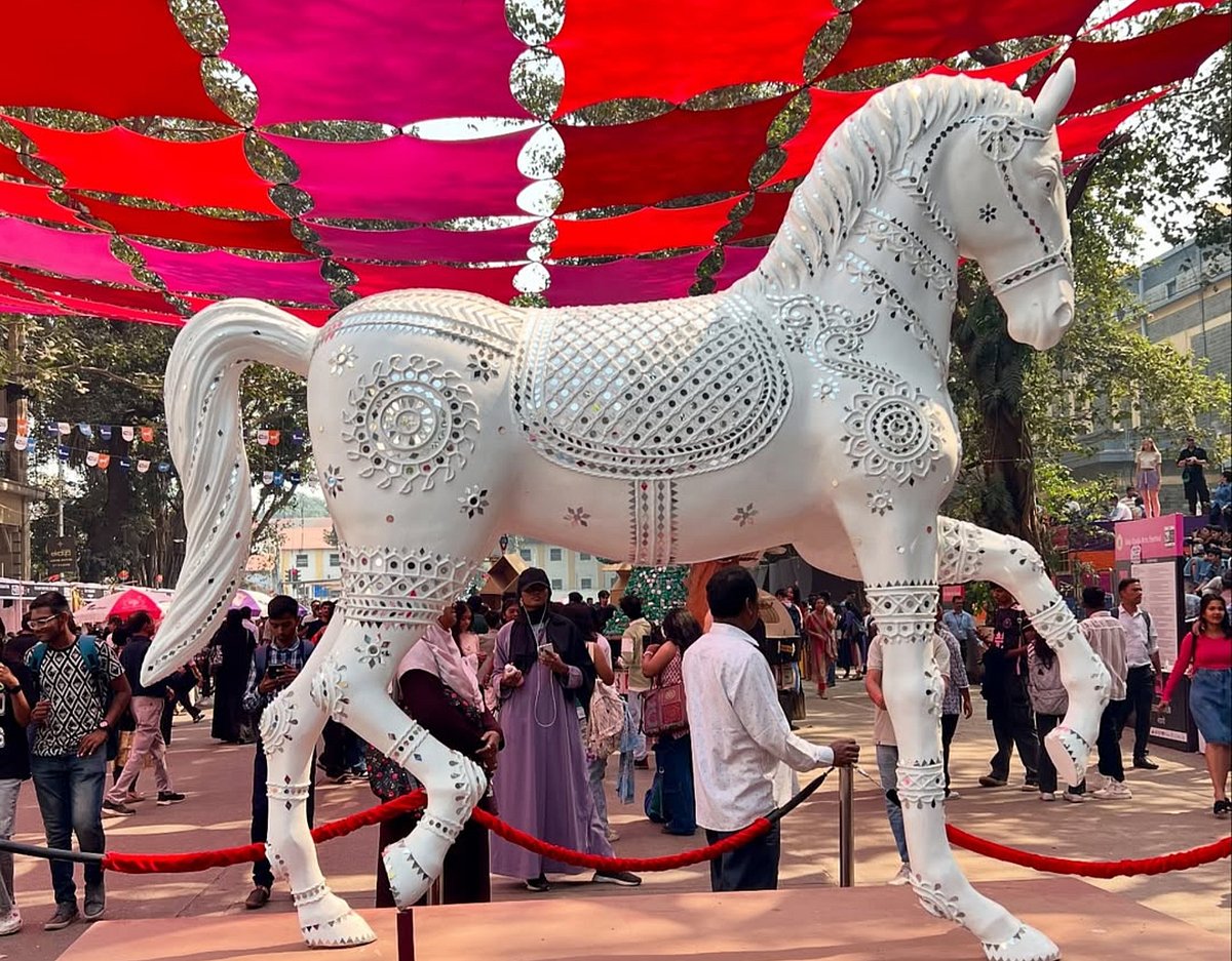 Located in South Mumbai’s Fort precinct, Kala Ghoda Arts Festival 2026 is well-connected and walkable from major transit points