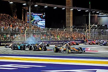 Photo: Shutterstock : The iconic Marina Bay Street Circuit
in Singapore