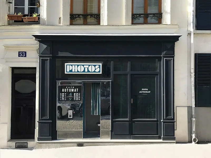 The vintage photobooth of Montmartre, 53 rue des Trois Frères