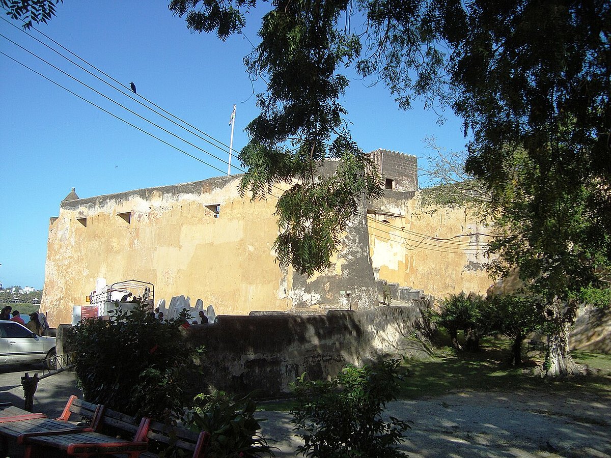 The  fort’s coral-rock walls and angled bastions