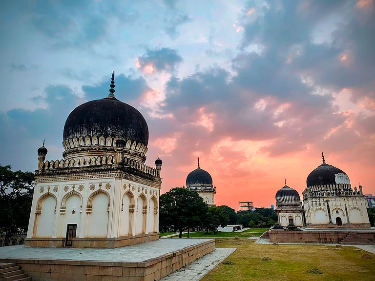 Qutub Shahi Tombs - null