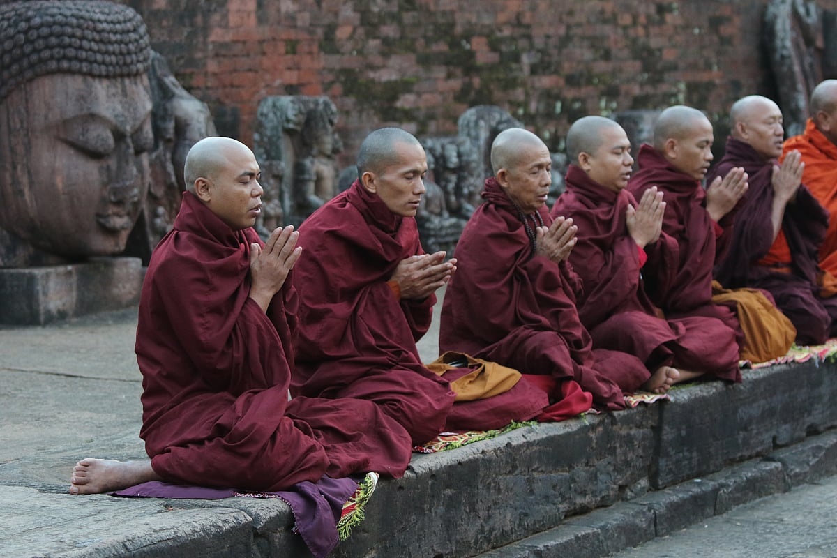 Odisha Tourism : Monks chanting at Ratnagiri