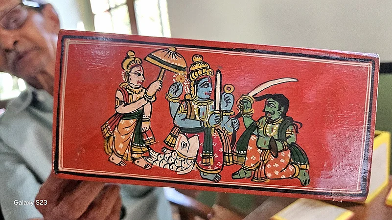 A ganjifa box with Ramayana scene