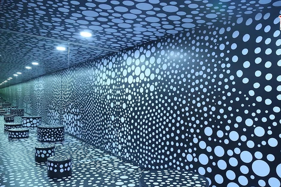 Inside the Paradox Museum 