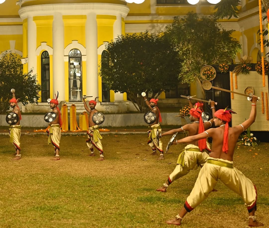 thegreateasternepicschhau/Instagram : The Great Eastern Epics - Chhau Festival at Belgadia Palace