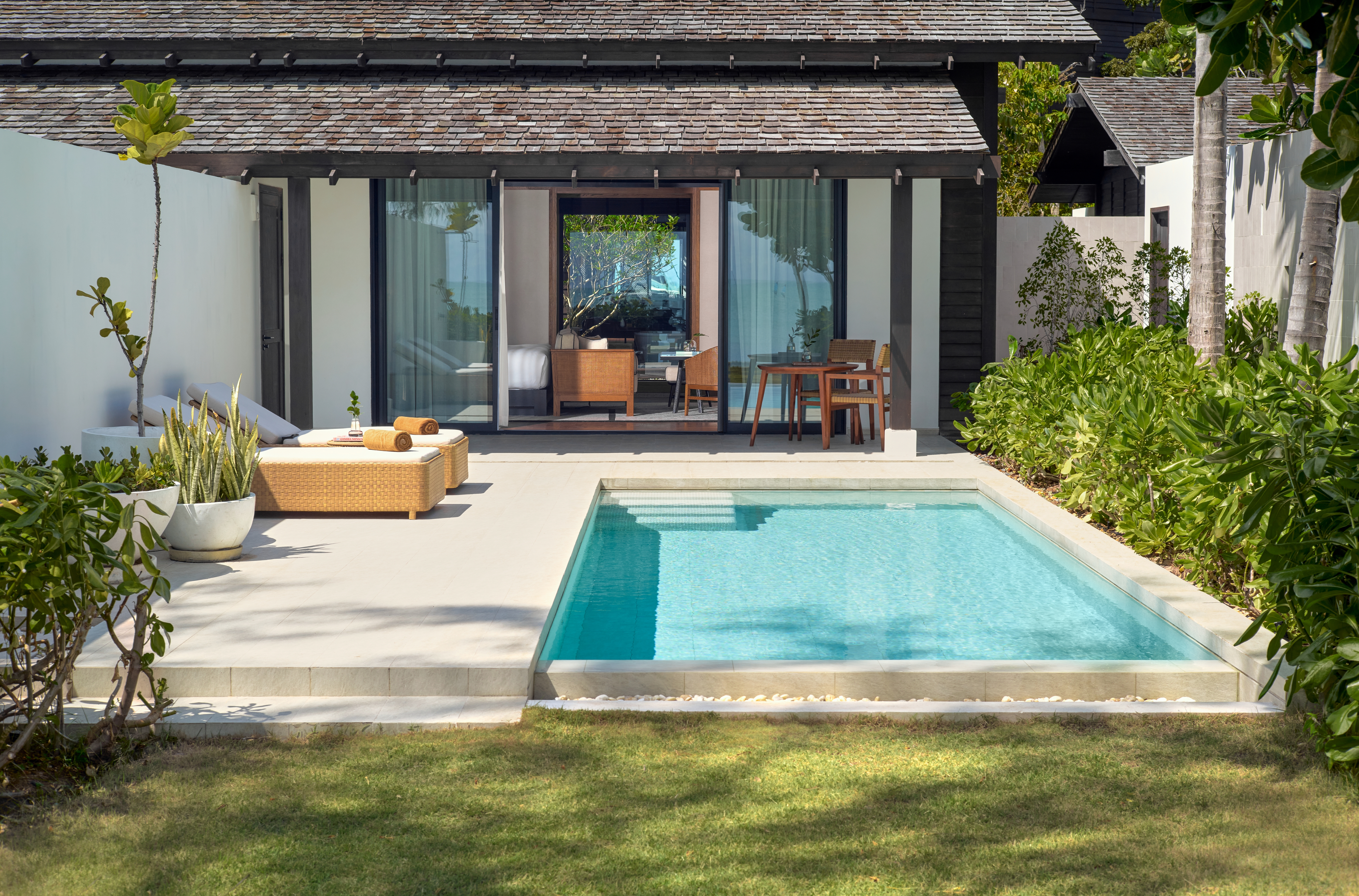 Oceanfront Pool  Villa