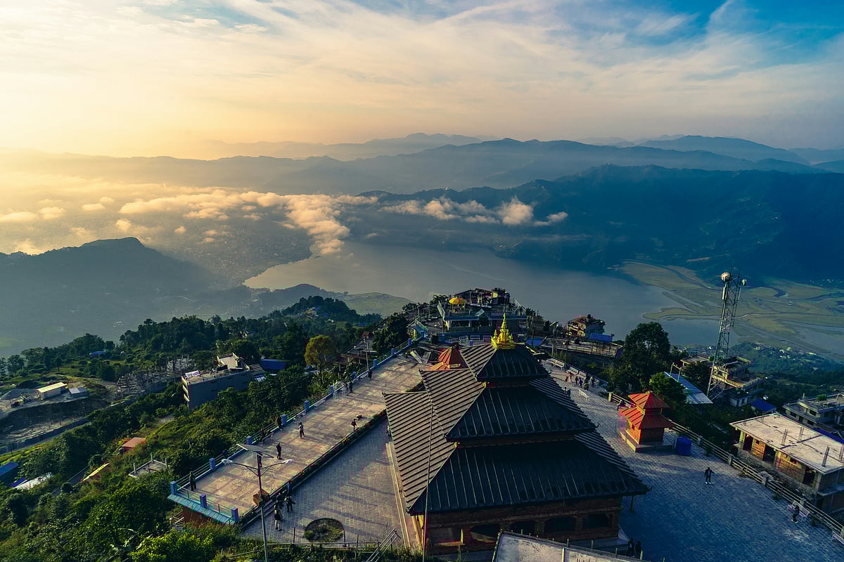Unsplash : Pokhara serves as the gateway to several treks in the Annapurna region