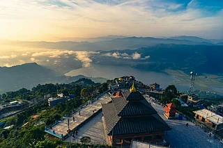 Unsplash : Pokhara serves as the gateway to several treks in the Annapurna region