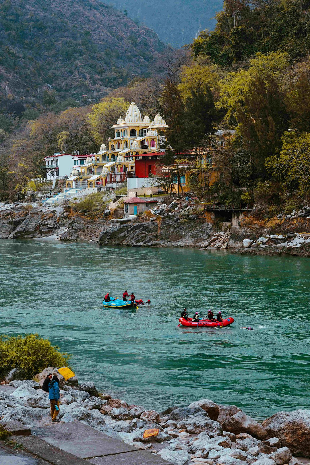 Tourists enjoying rafting in Rishikesh