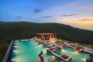 Hyatt Regency Dehradun Resort : Sky Pool at Hyatt Regency Dehradun Resort