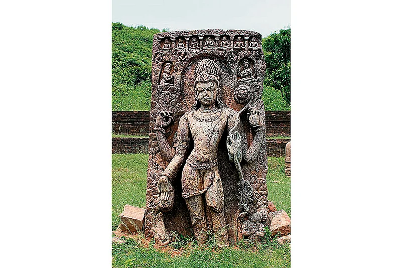 Entrance to the main gate of Ratnagiri