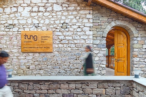 Crucially, the design uses the traditional craft of Likhai, a wood-carving technique native to Uttarakhand