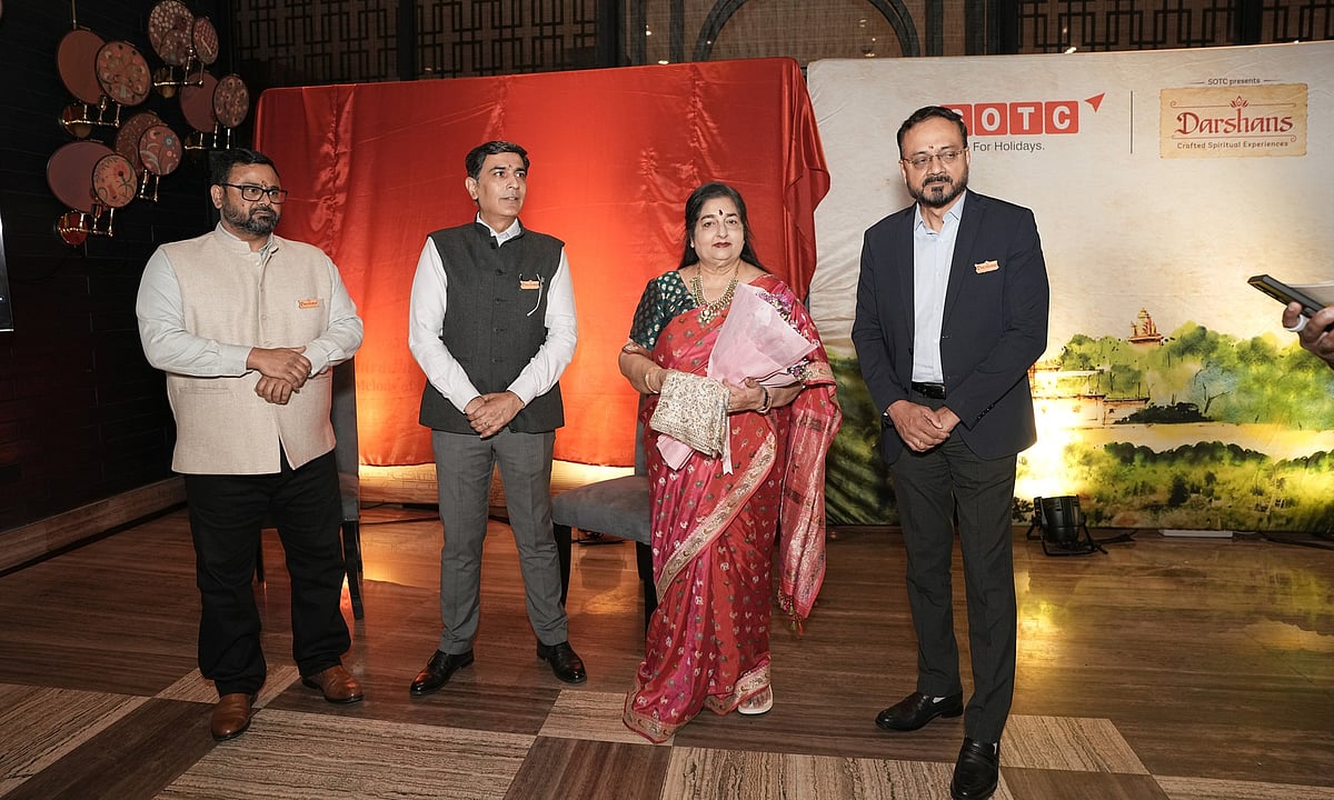 Supplied : (L to R) SD Nandakumar, President & Country Head – Holidays and Corporate Tours, SOTC Travel, Mr Vishal Suri, MD, SOTC Travel, Padma Shri awardee Anuradha Paudwal, Mr Mahesh Iyer – MD & CEO, Thomas Cook