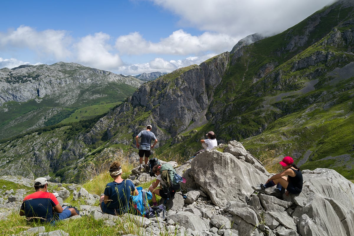 Shutterstock : From rugged mountains to sun-kissed coastlines, Spain is a paradise for hikers and cyclists
