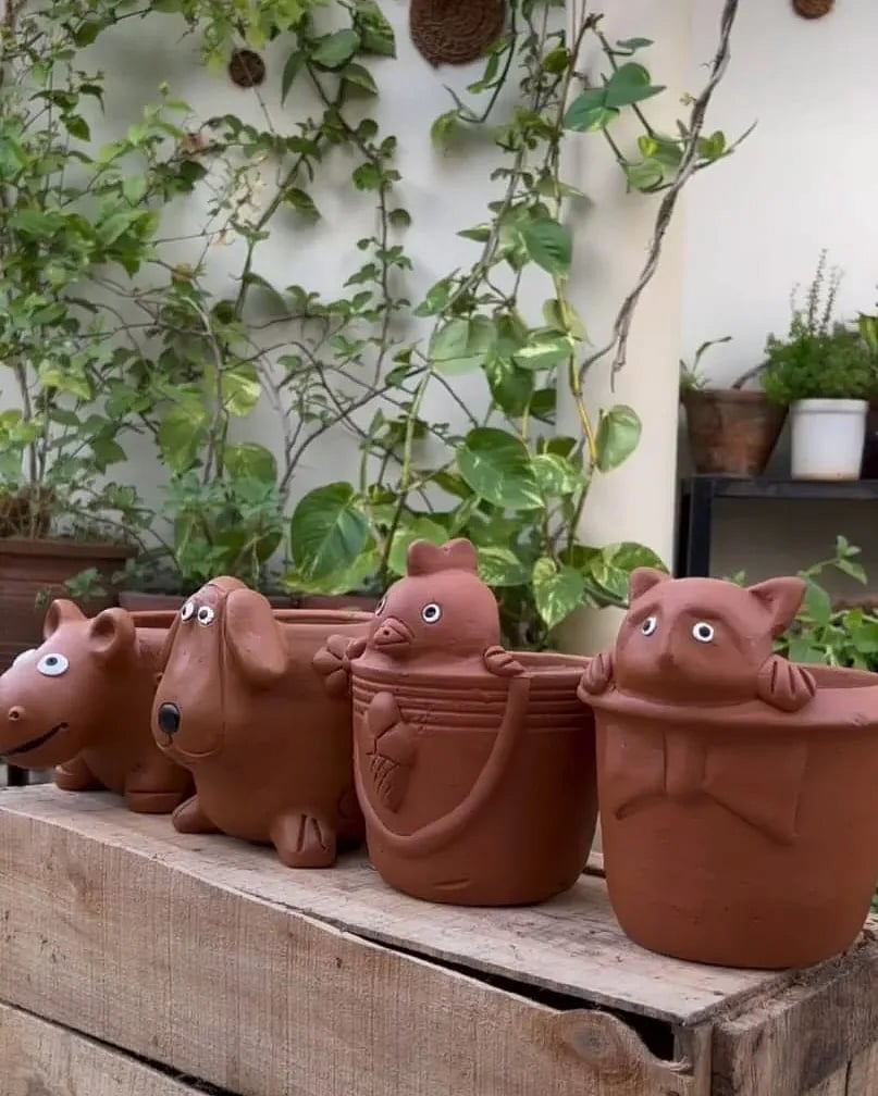 In Gorakhpur, skilled local artisans use specialised Kabis clay to craft items