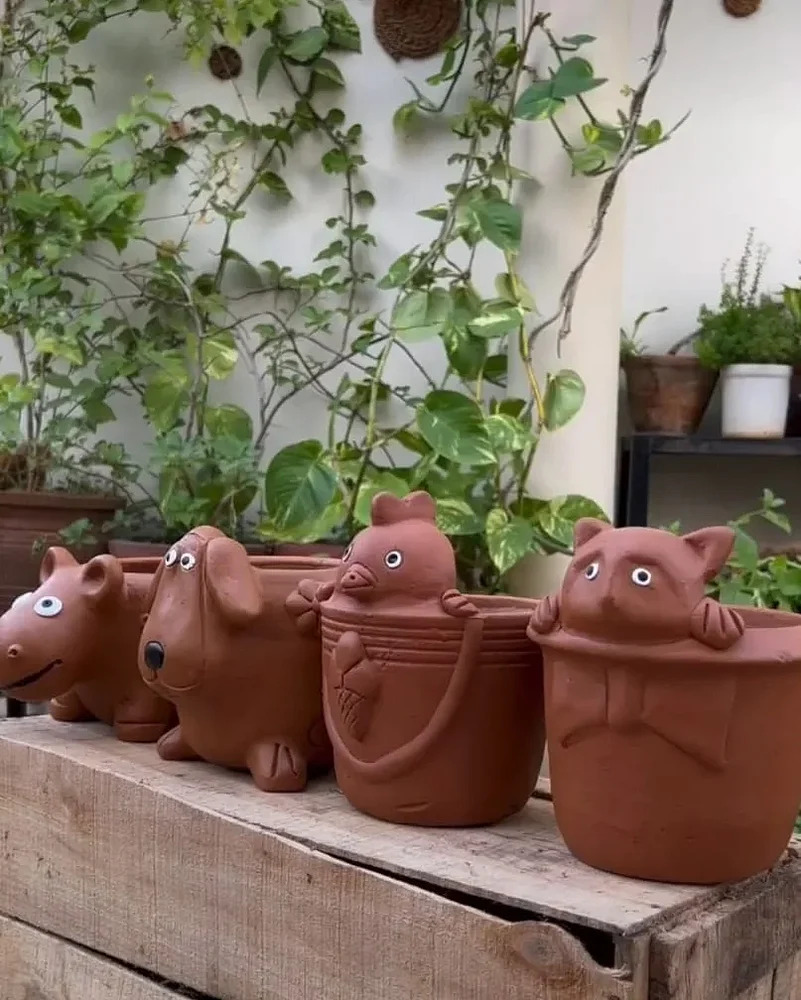 In Gorakhpur, skilled local artisans use specialised Kabis clay to craft items