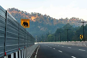 Shutterstock : Delhi–Dehradun Expressway with wildlife safety signage