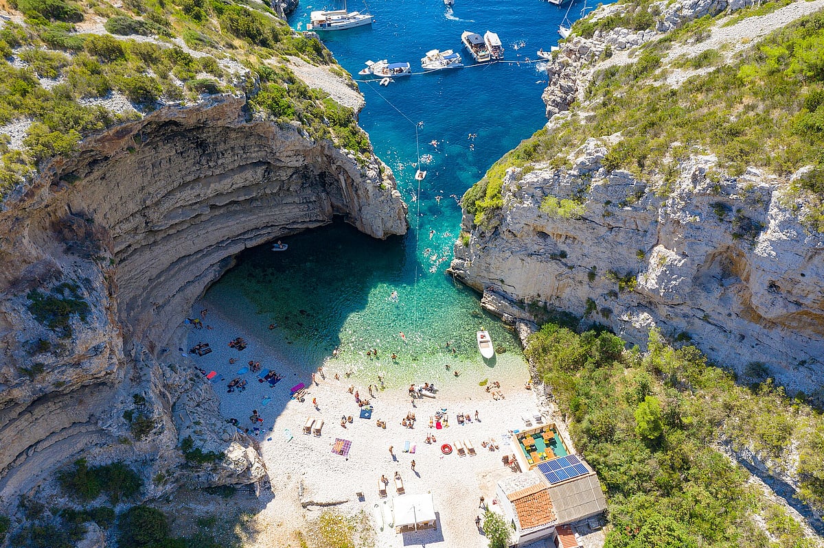 dronepicr/Instagram : Aerial view of Stiniva Beach on Vis island in Croatia