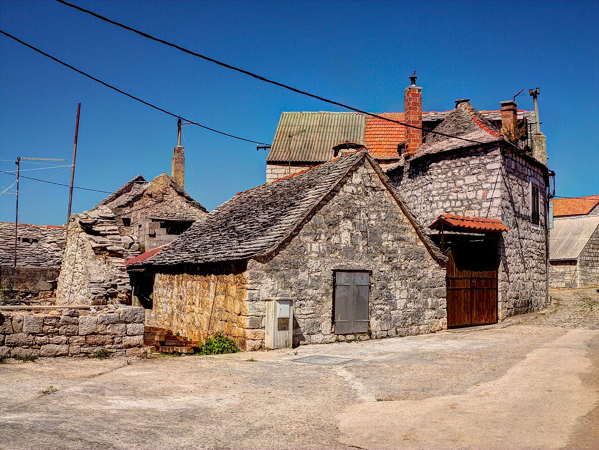 Old houses in Šolta Grohote, Hrvatska