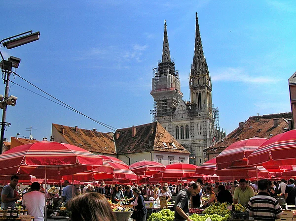 Miroslav.vajdic/Wiki Commons : Dolac Market, Zagreb