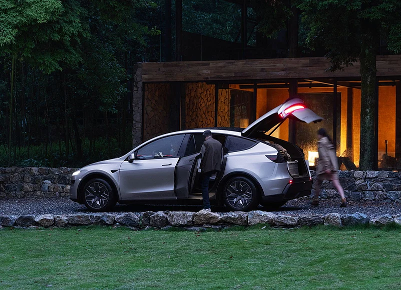 Tesla Model Y L follows the same clean, minimal design language seen across Tesla’s global lineup