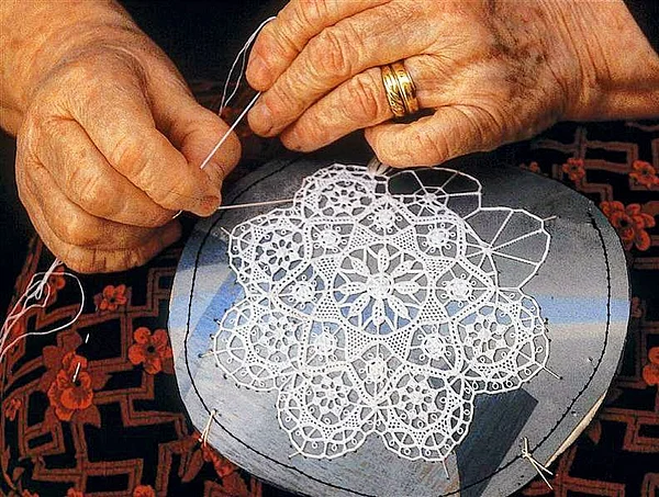 balkanism__/Instagram : Croatian lacemaking is a set of regional practices still maintained in places such as Pag, Lepoglava, and Hvar