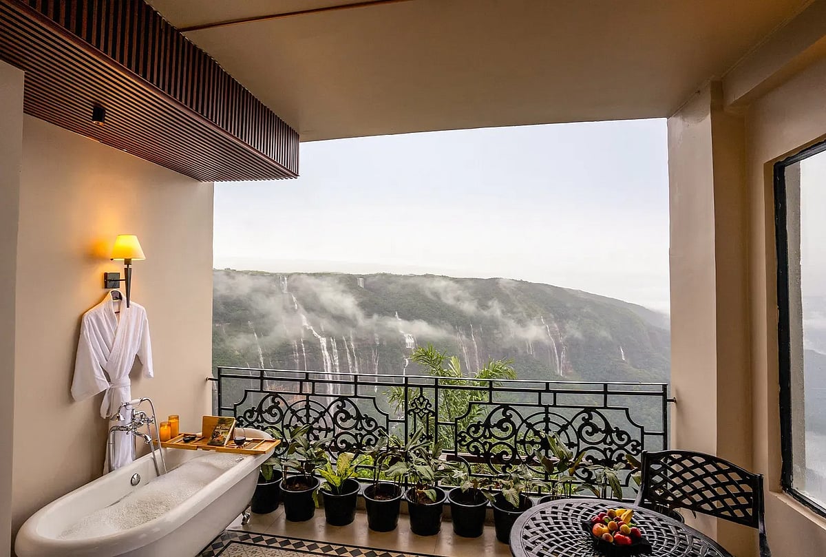 Waterfall Deck Suite, Polo Resort Cherrapunji